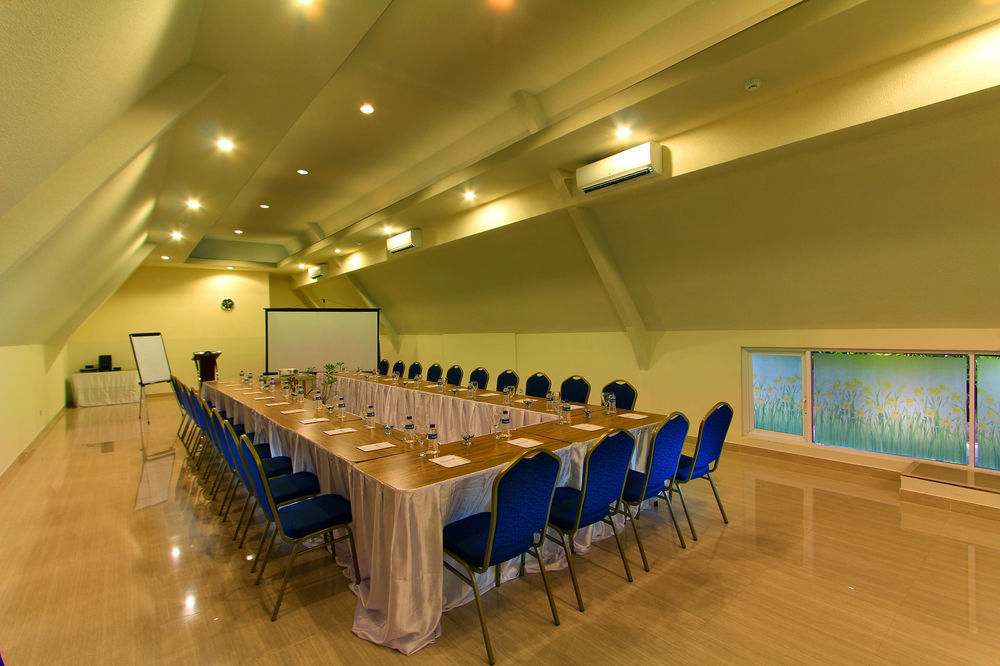 Rhadana Hotel Kuta Lombok Εξωτερικό φωτογραφία
